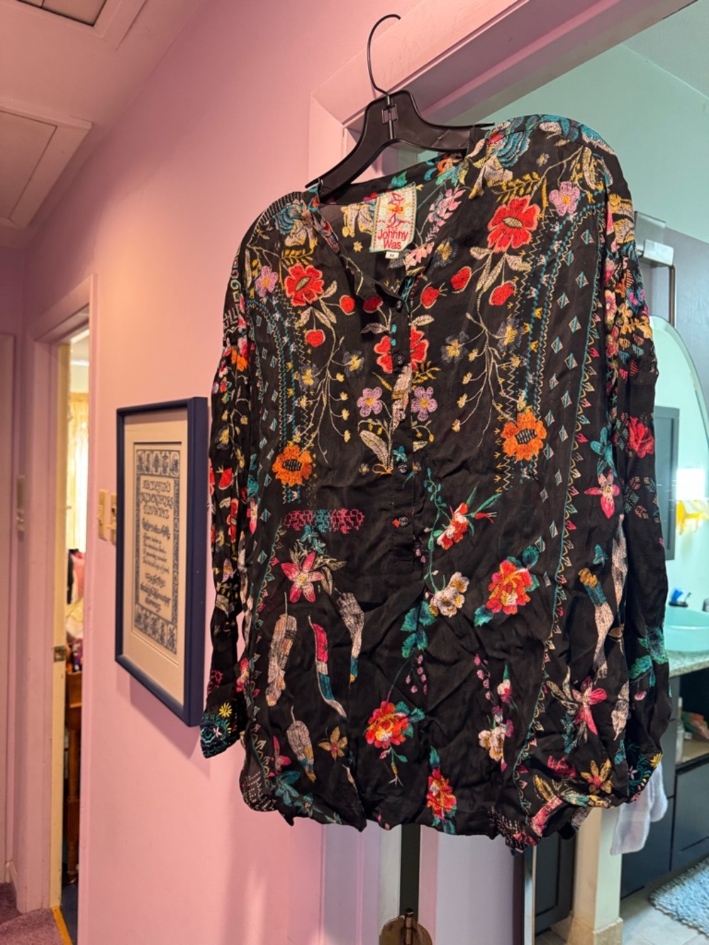 Johnny Was Size M Black Floral Embroidered V-Neck Women's Blouse